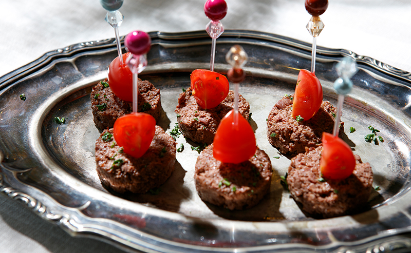 うさぎ肉のピンチョス風